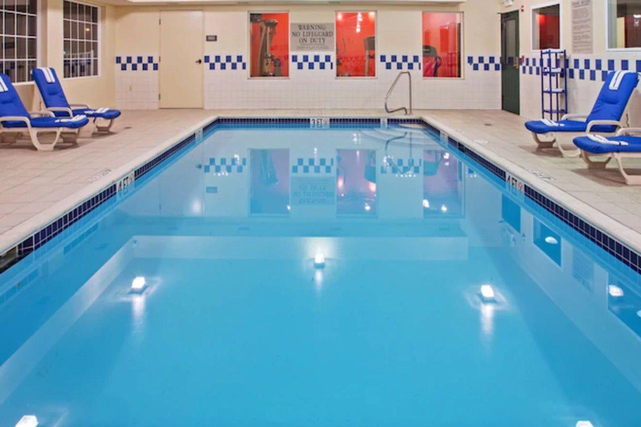 Wingate By Wyndham Youngstown - Austintown Екстер'єр фото