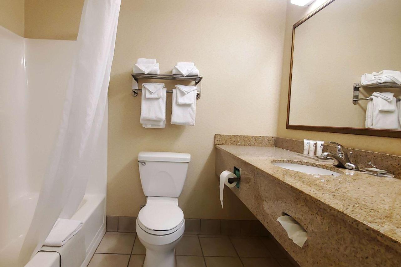 Wingate By Wyndham Youngstown - Austintown Екстер'єр фото