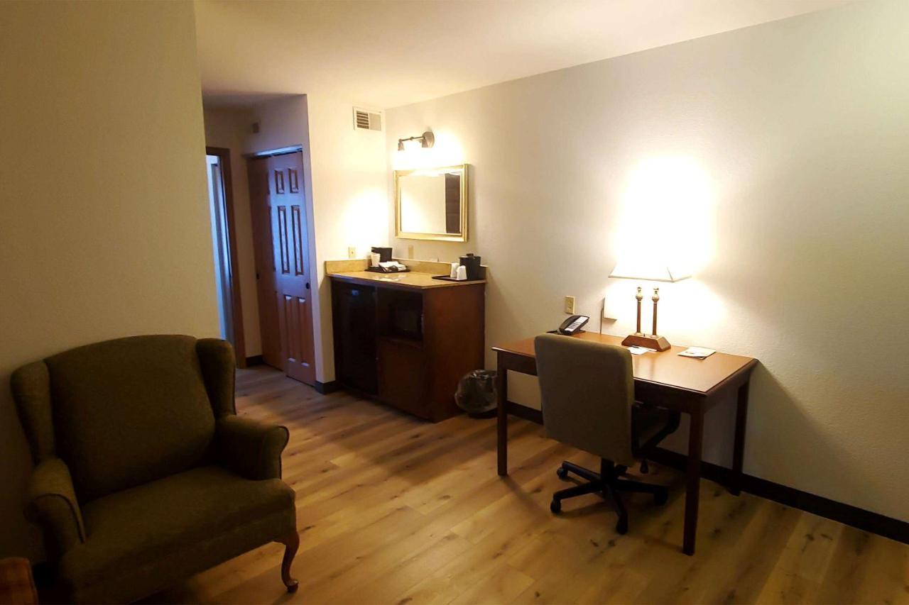 Wingate By Wyndham Youngstown - Austintown Екстер'єр фото